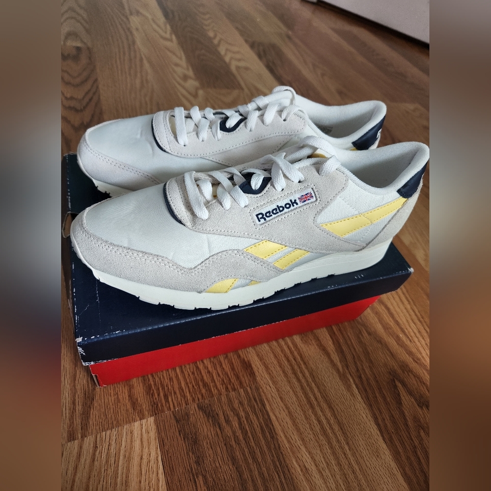 Reebok CL Nylon - Picture 6 of 17